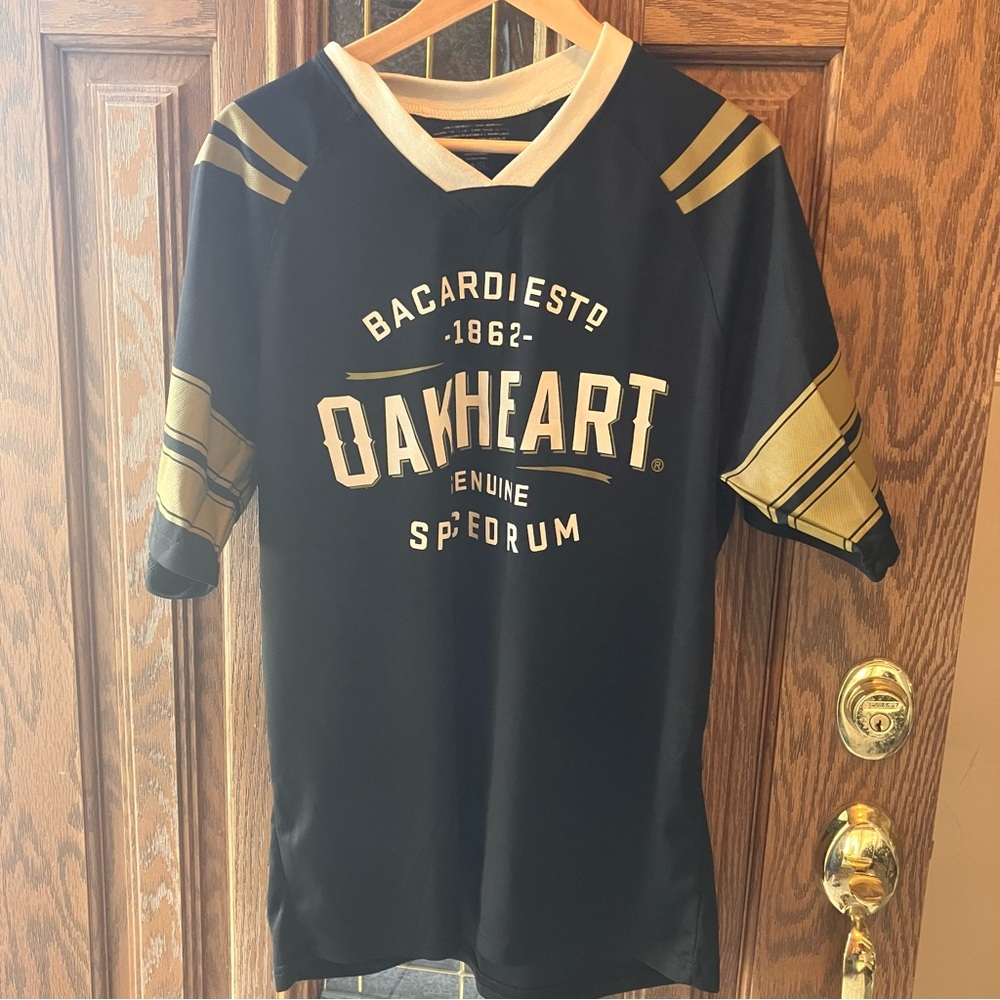 Bacardi Men’s Black‎ & Gold Oakheart Genuine Spiced Rum Jersey size medium